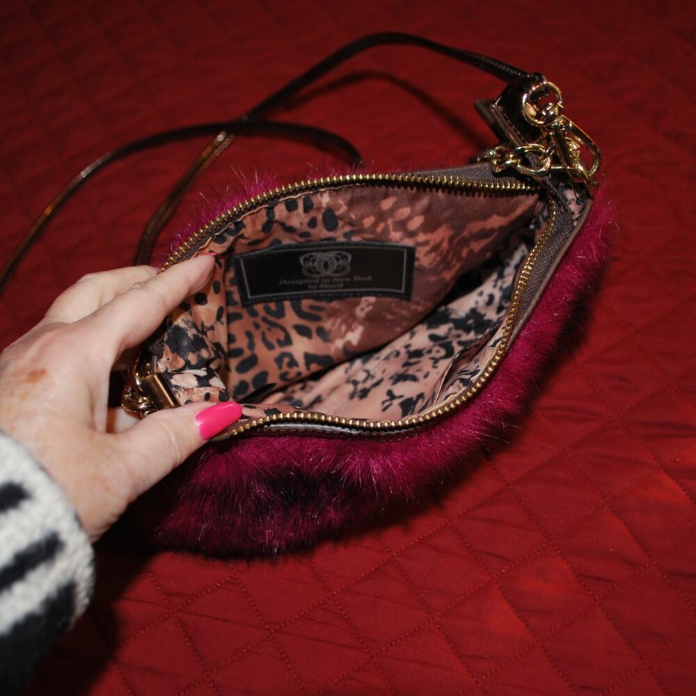 Cute Sharif Maroon Fur Purse w/2 Straps - Picture 6 of 9